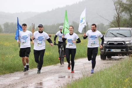 KLJUB KISLEMU VREMENU JE SLOVENSKA OLIMPIJSKA BAKLA V BOROVNICO PRINESLA OLIMPIJSKI ŽAR 24